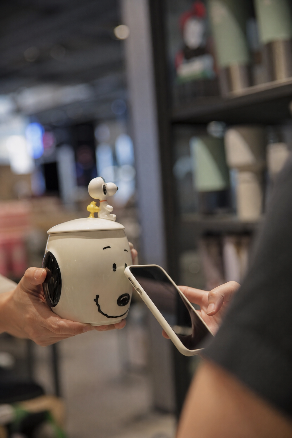 Vaso de Snoopy de Starbucks sube de 39.95 a 200 dólares en reventa